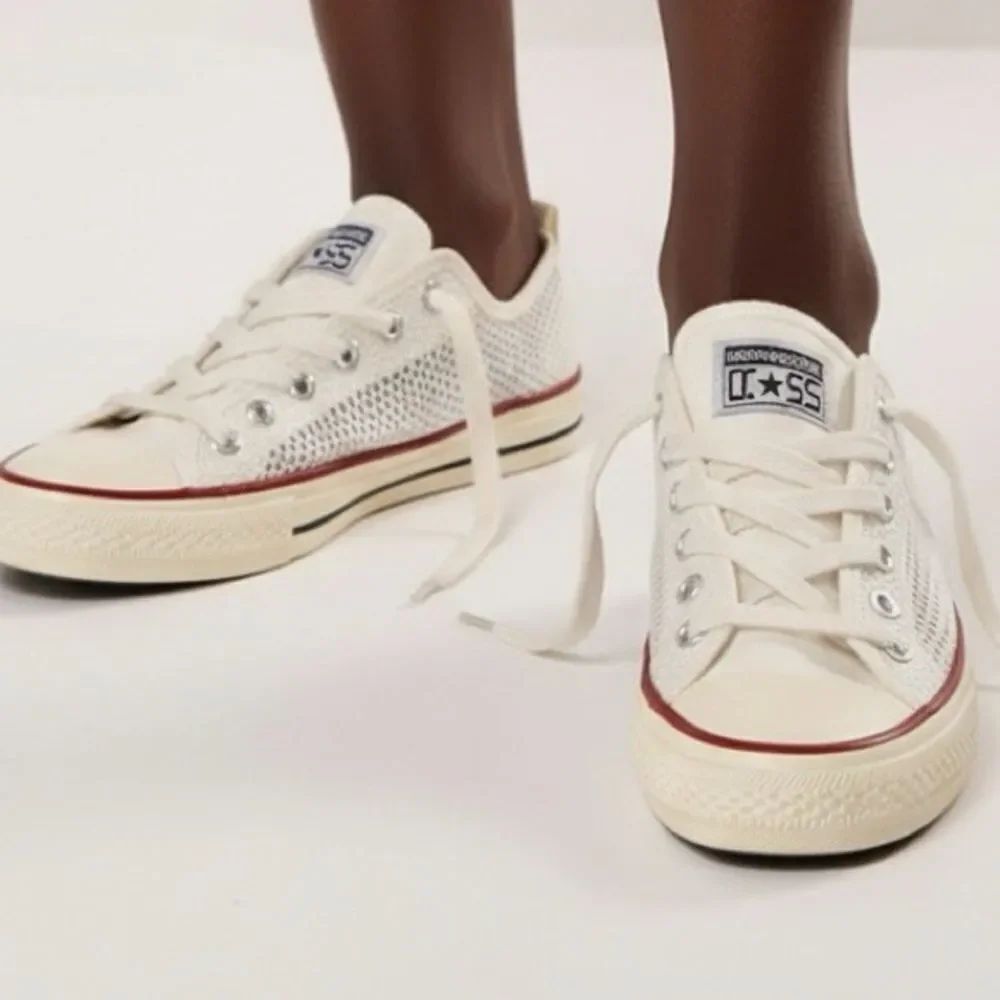 AODEKANG Women’s White Canvas Sneakers Lace-Up Casual Shoes Size 8.5